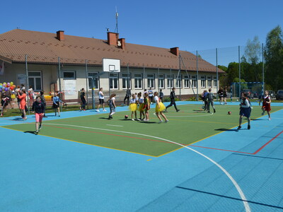 Szkoła Podstawowa w Niepli może cieszyć się boiskiem sportowym