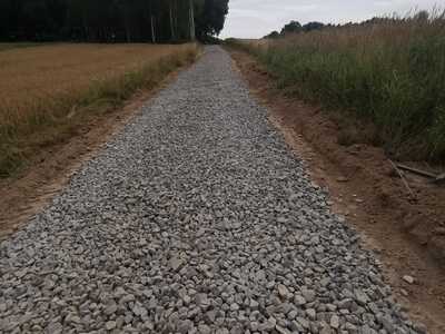 Trwa modernizacja drogi gruntowej w Osobnicy