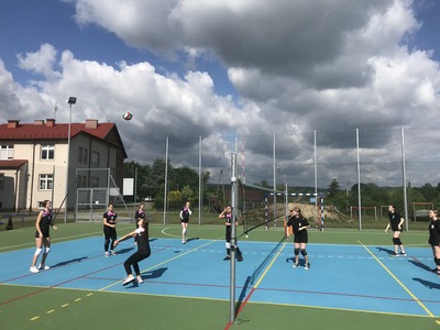 Turniej siatkówki na powitanie lata w Osobnicy