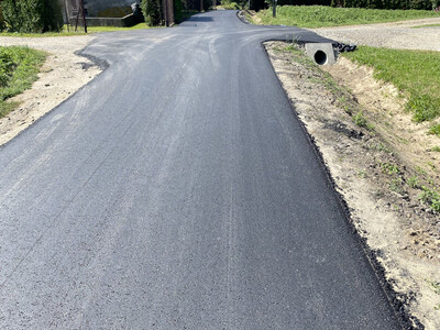Końcowy etap prac remontu drogi w Trzcinicy